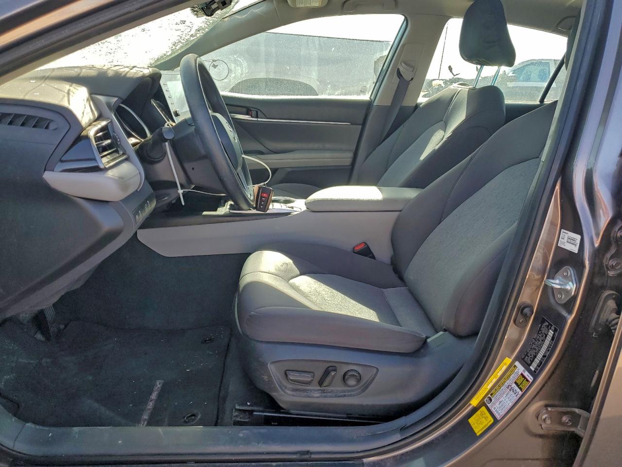 2022 TOYOTA CAMRY LE photo 7