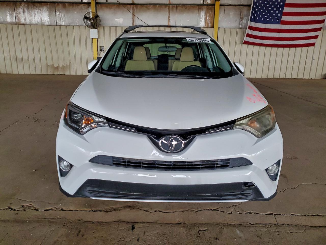 2016 TOYOTA RAV4 XLE photo 5
