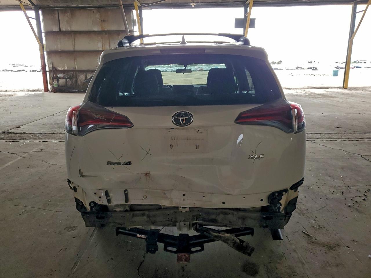 2016 TOYOTA RAV4 XLE photo 6