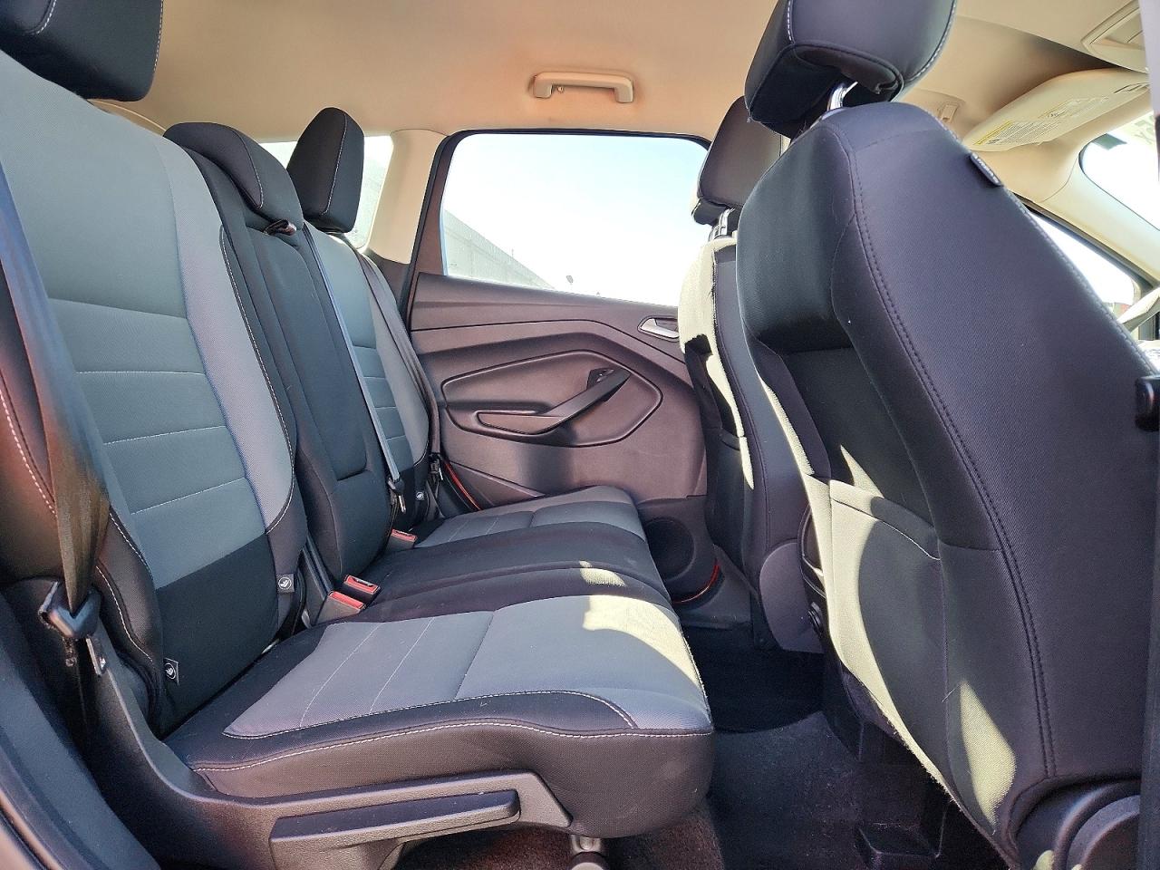 2016 FORD ESCAPE SE photo 10