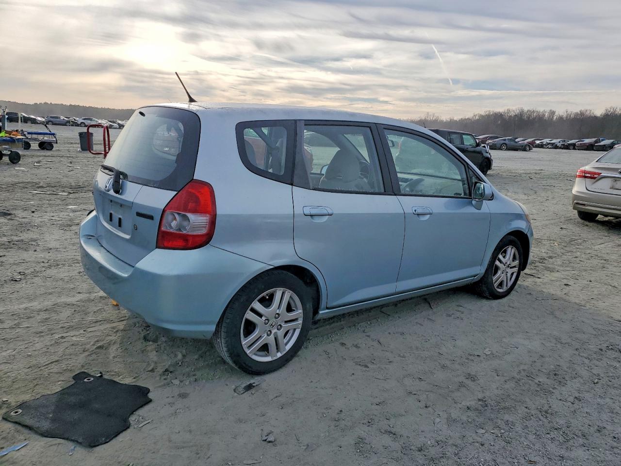2007 HONDA FIT photo 3