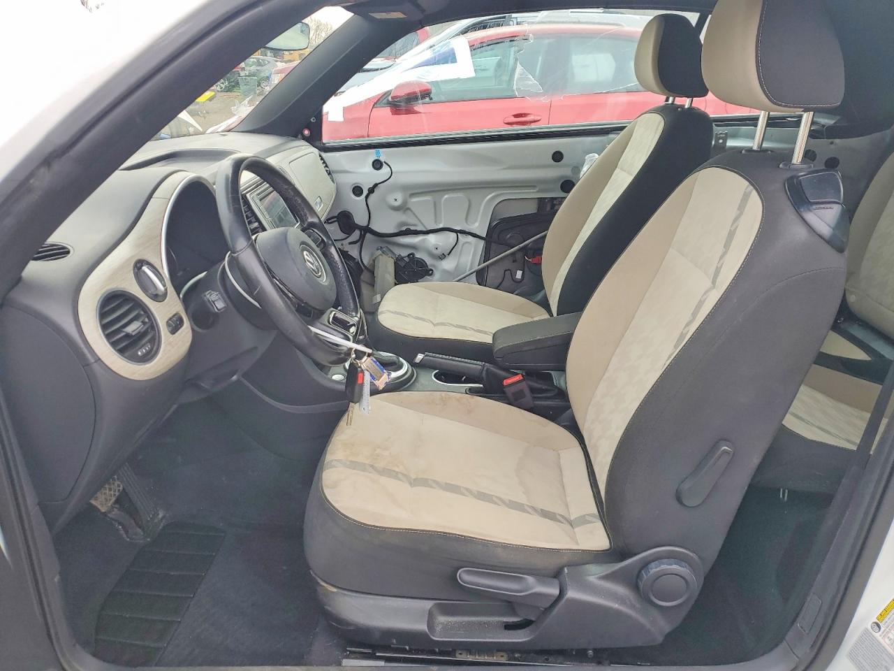 2018 VOLKSWAGEN BEETLE S photo 7