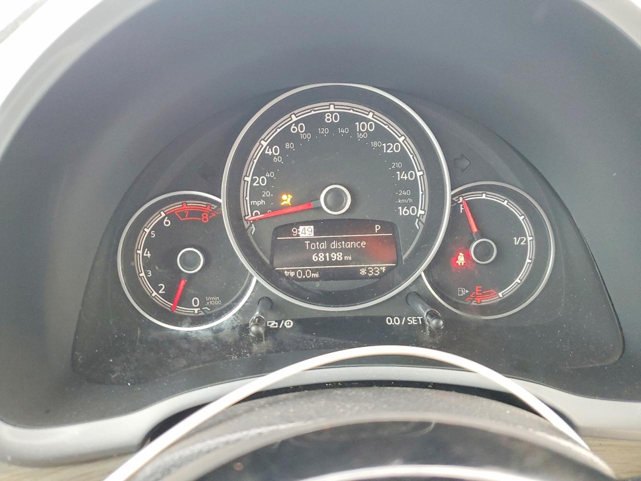 2018 VOLKSWAGEN BEETLE S photo 9