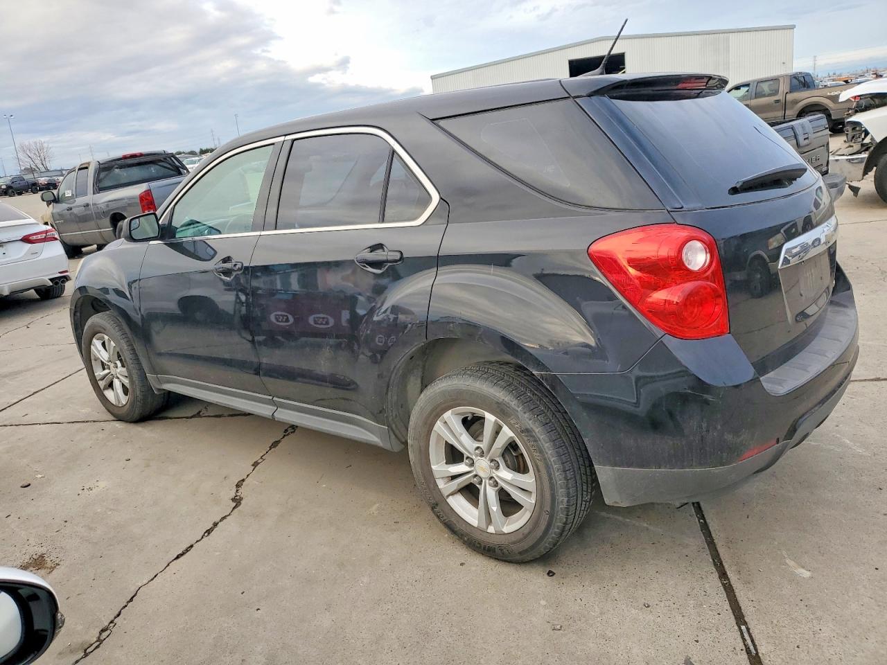 2013 CHEVROLET EQUINOX LS photo 2