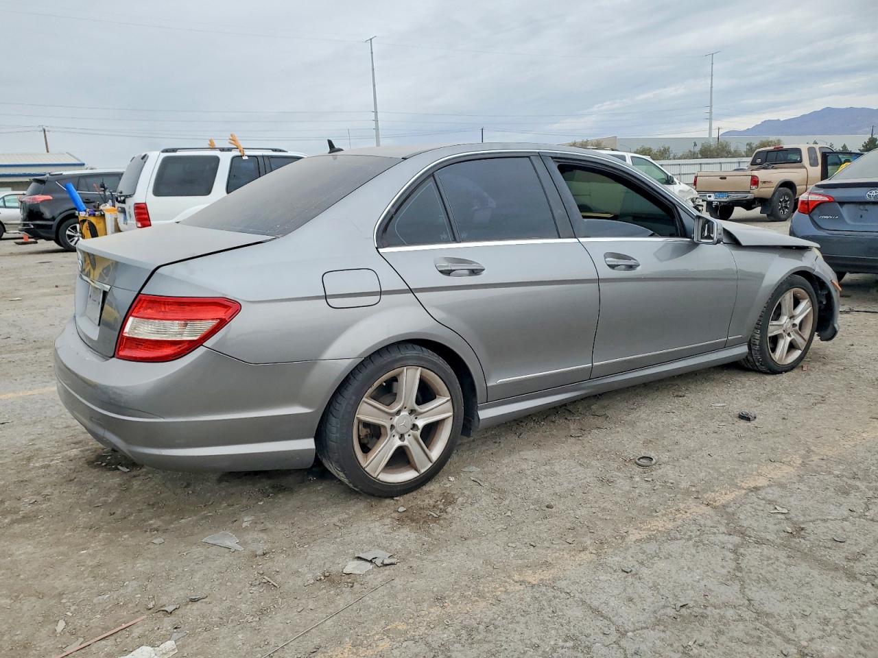 2010 MERCEDES-BENZ C 300 photo 3