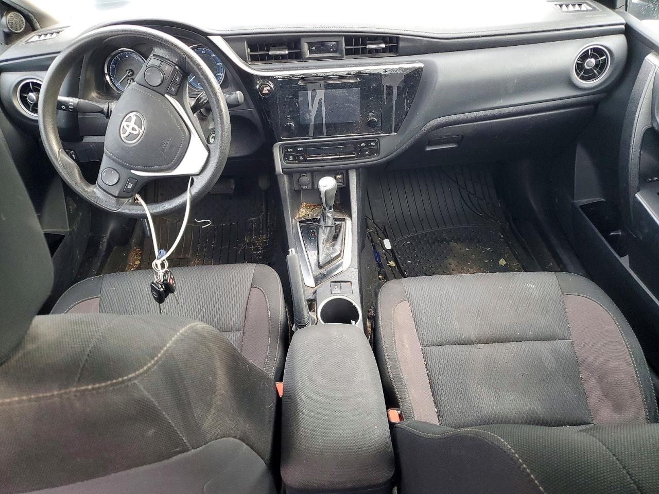 2019 TOYOTA COROLLA L photo 8