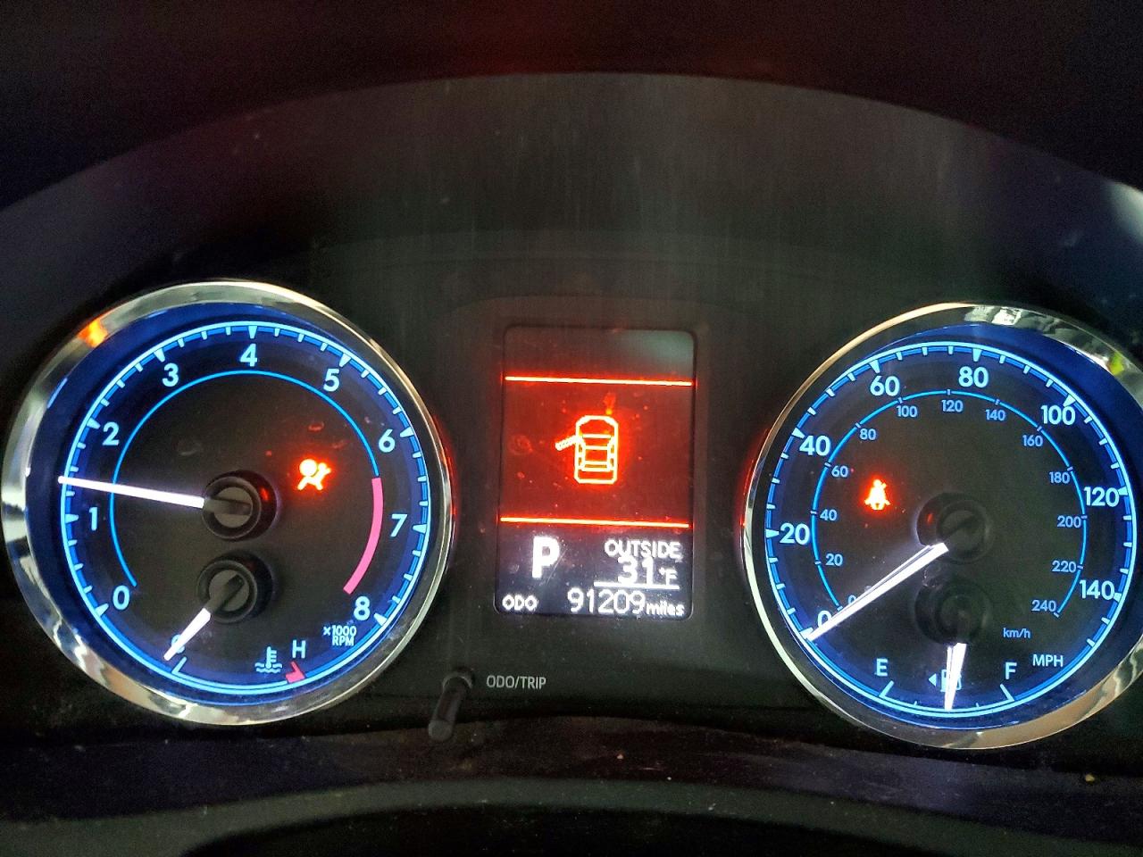2019 TOYOTA COROLLA L photo 9
