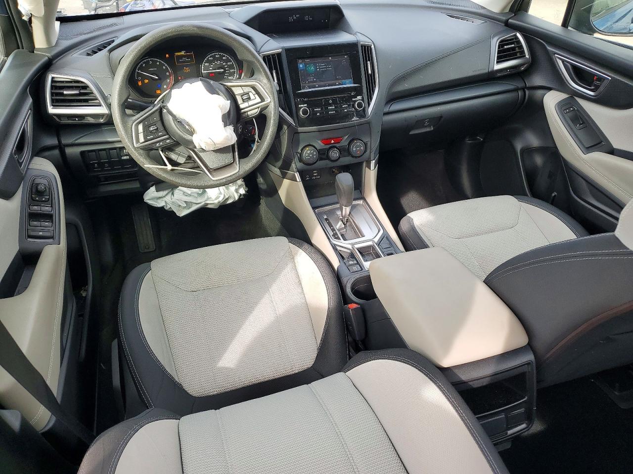 2019 SUBARU FORESTER photo 8
