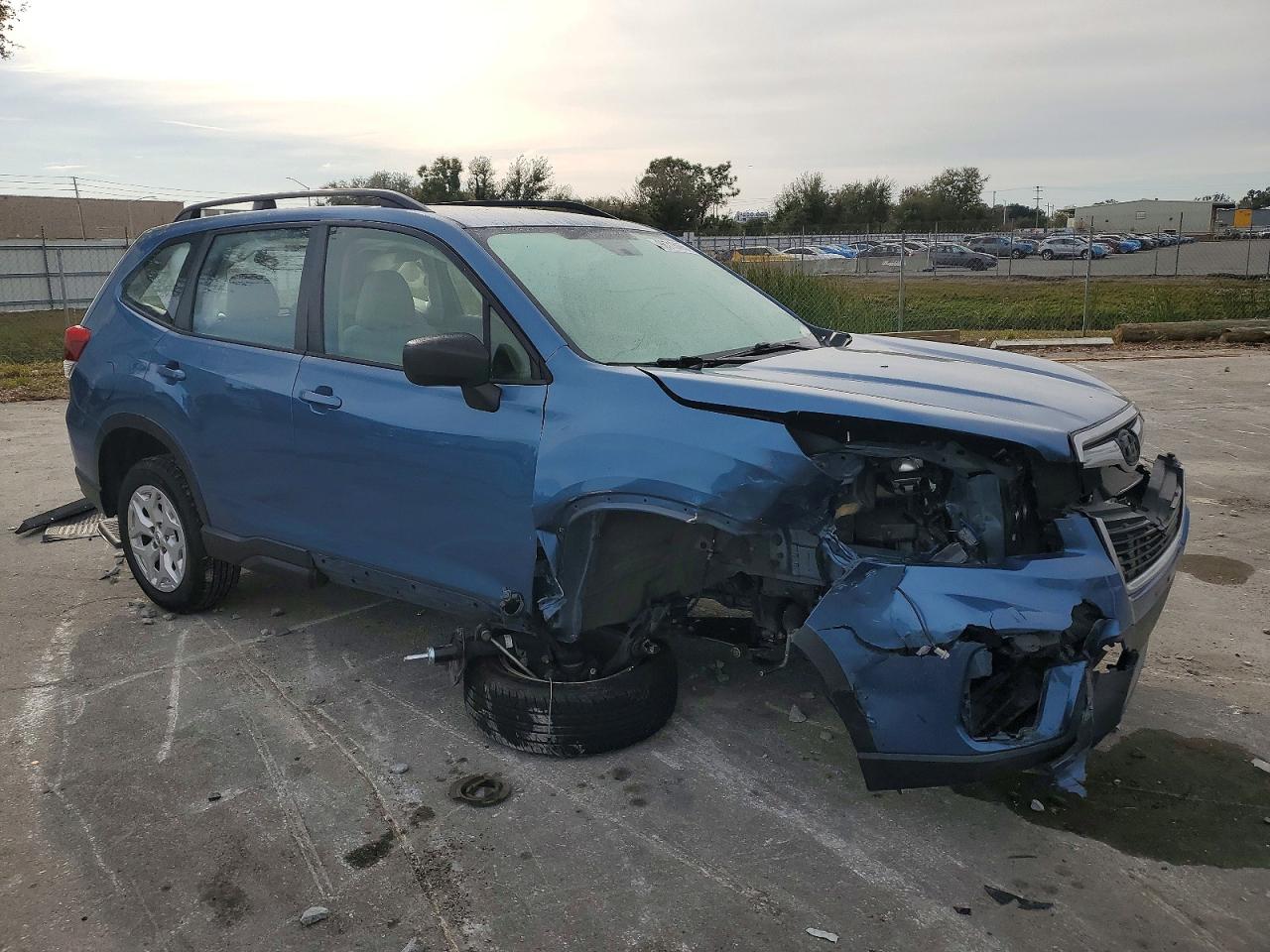 2019 SUBARU FORESTER photo 4