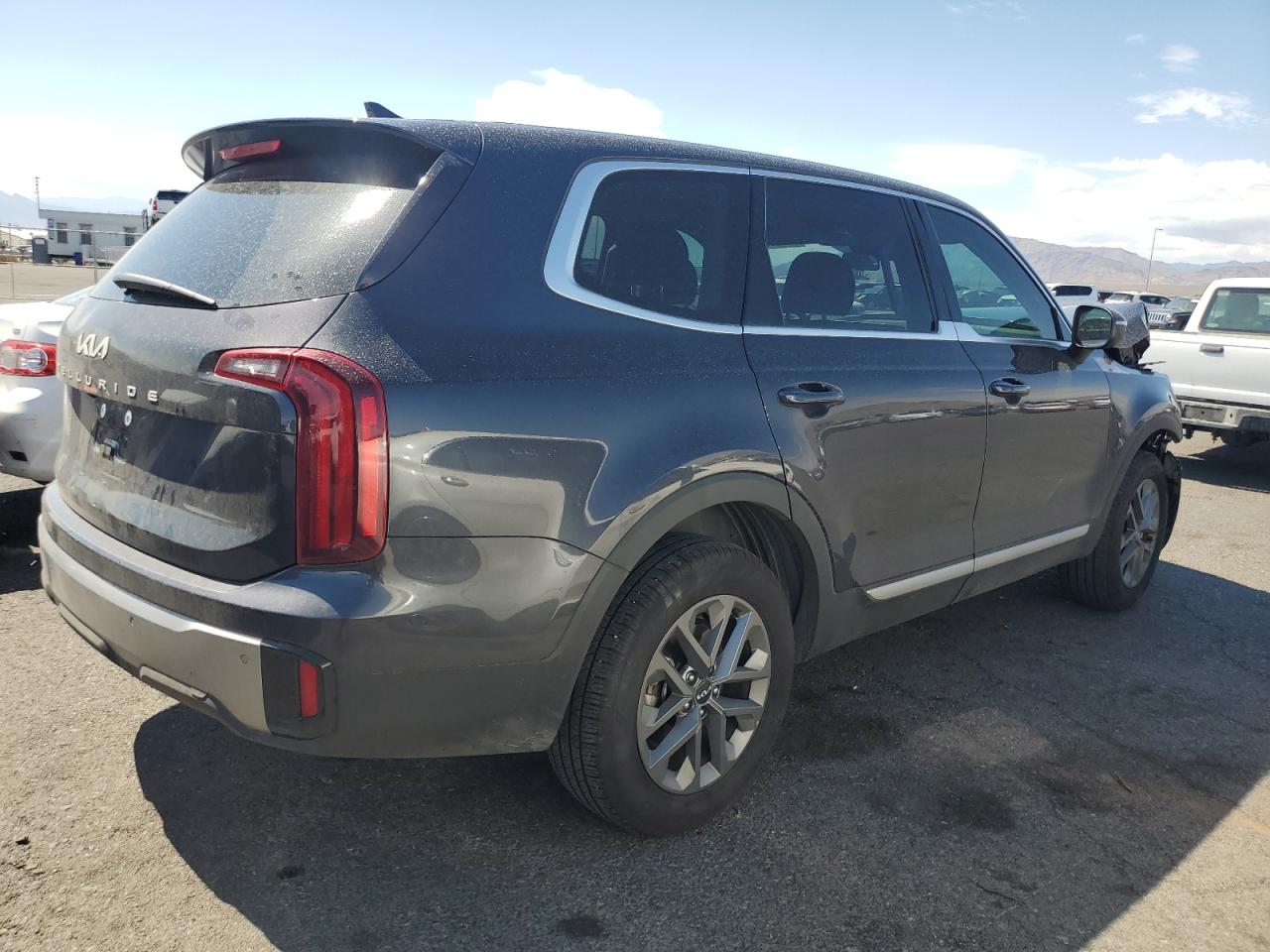 2025 KIA TELLURIDE LX photo 3