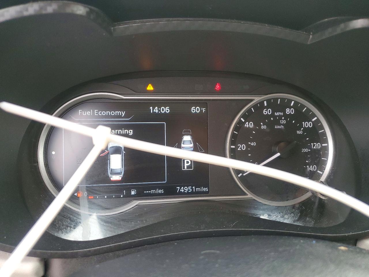 2021 NISSAN VERSA SV photo 9