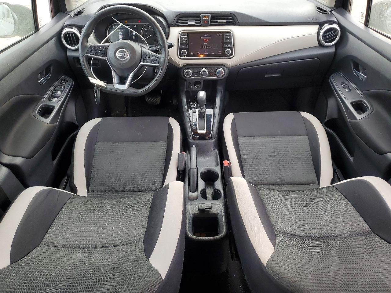 2021 NISSAN VERSA SV photo 8