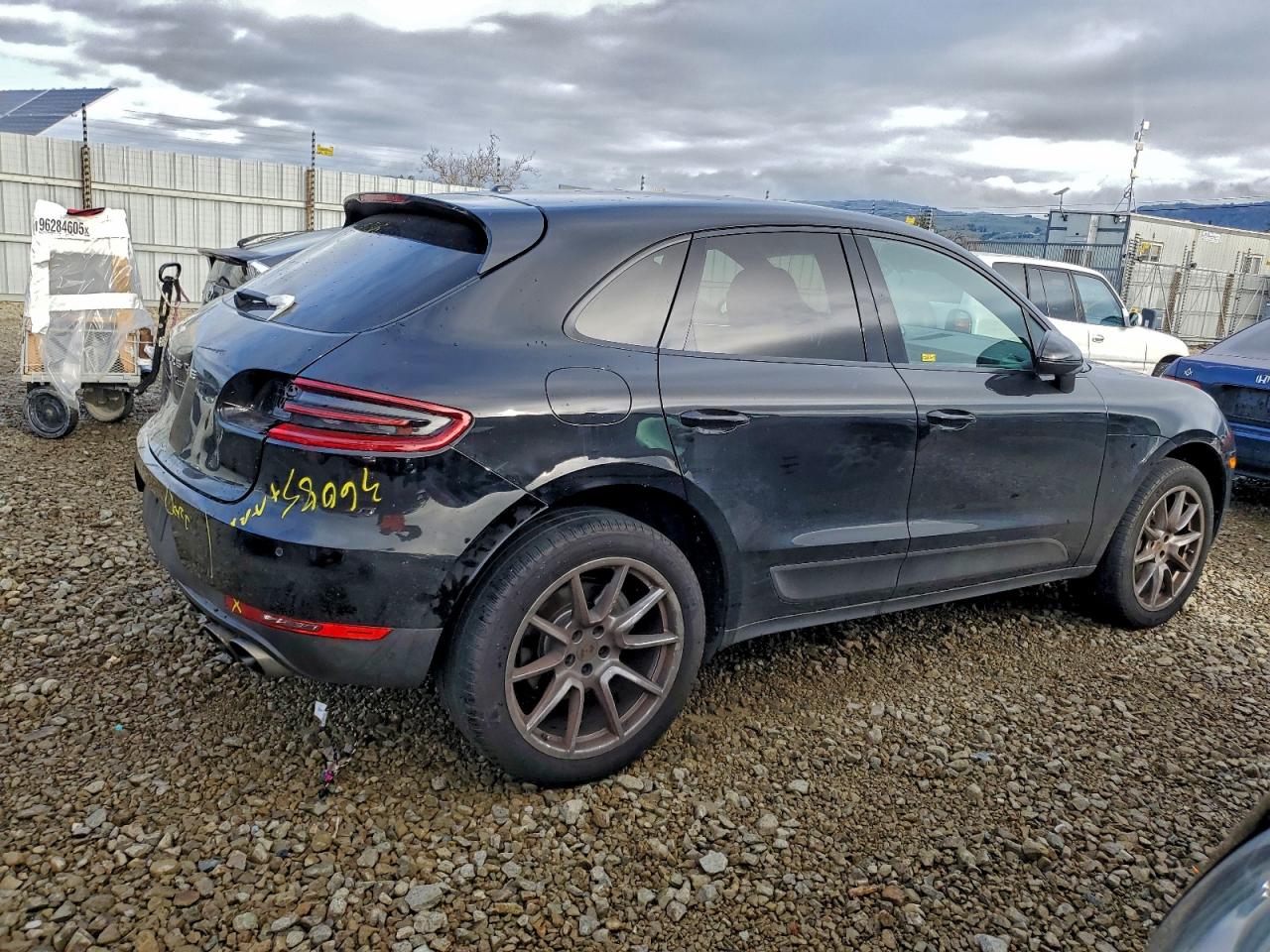 2015 PORSCHE MACAN S photo 3