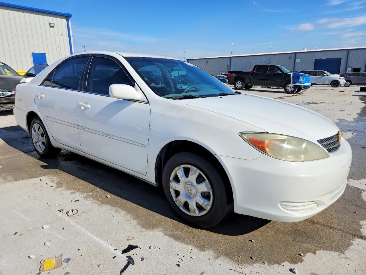2003 TOYOTA CAMRY LE photo 4
