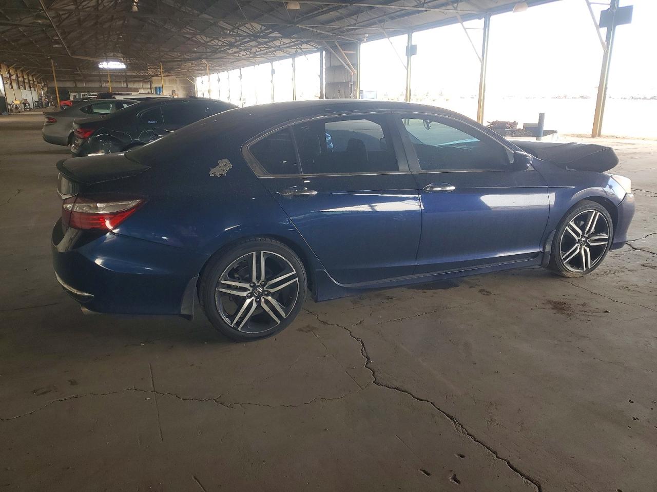 2017 HONDA ACCORD SPORT photo 3