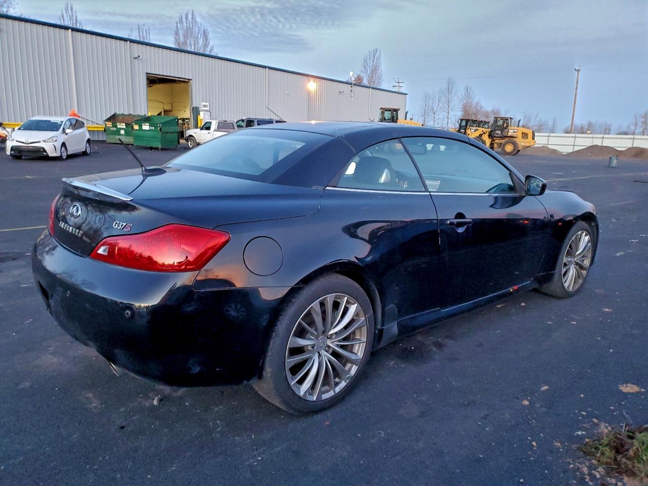 2011 INFINITI G37 BASE photo 3