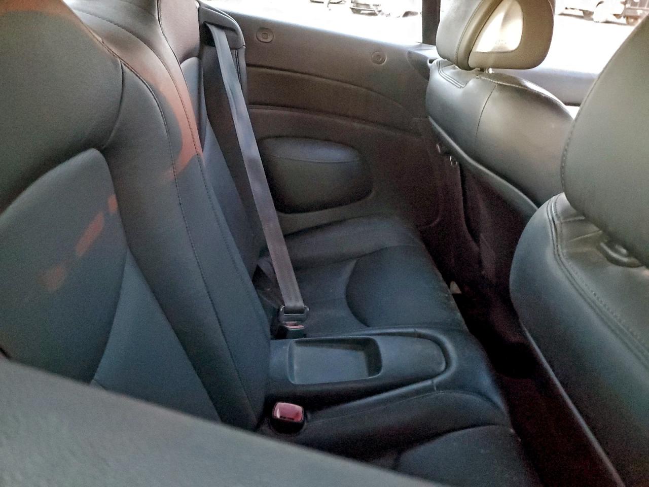 2011 INFINITI G37 BASE photo 10