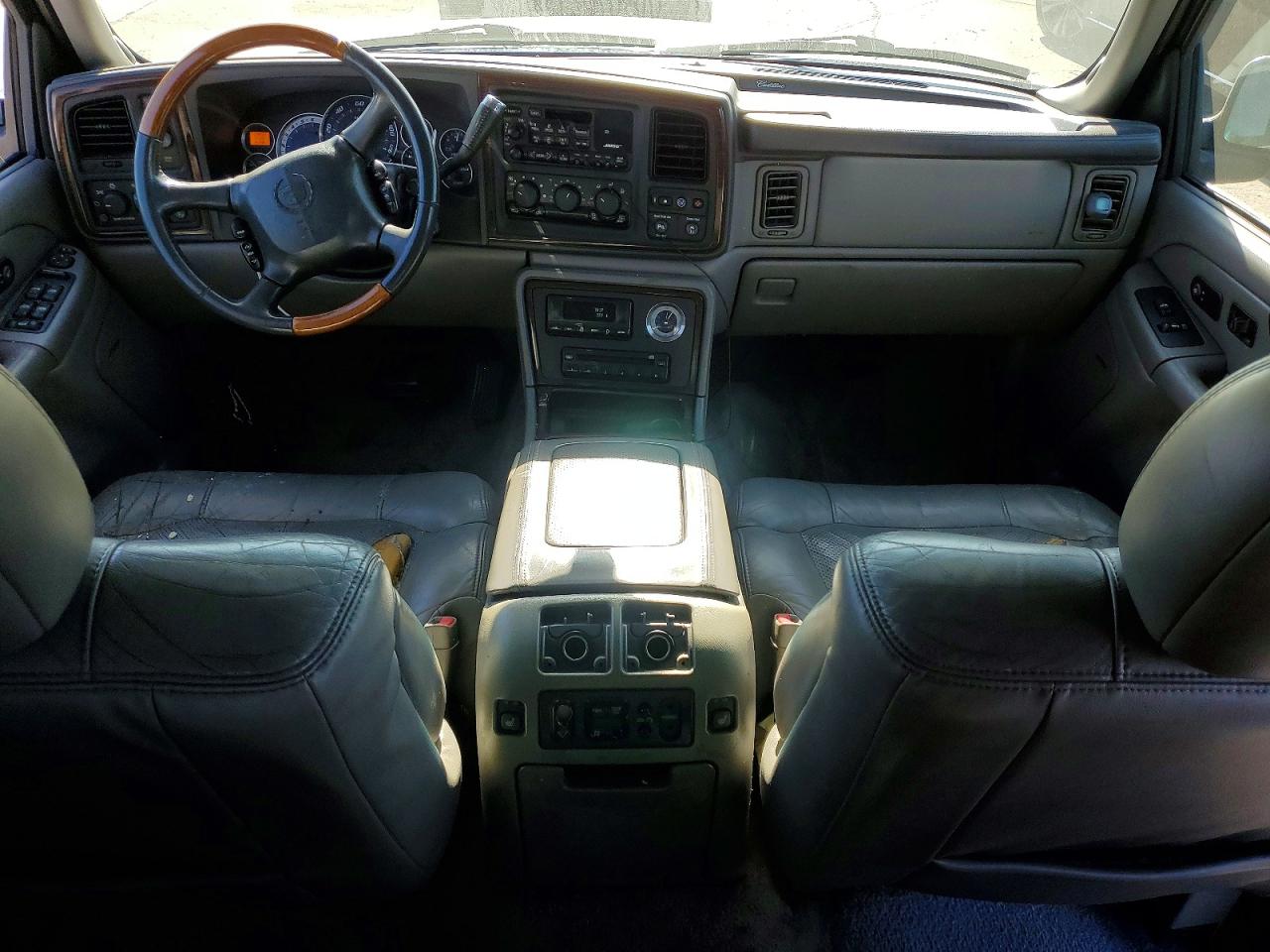 2002 CADILLAC ESCALADE LUXURY photo 8