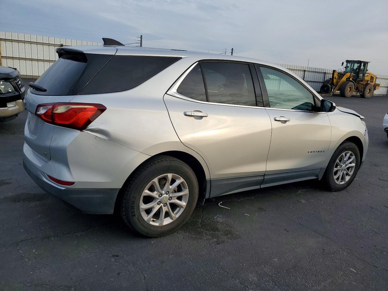2019 CHEVROLET EQUINOX LT photo 3