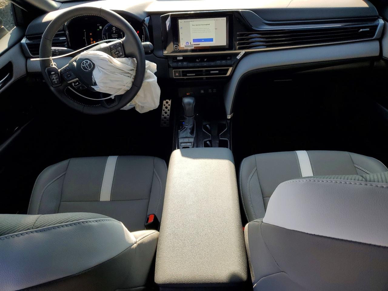 2025 TOYOTA CAMRY photo 8