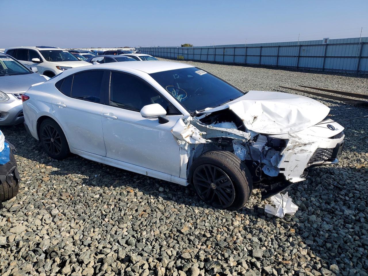 2025 TOYOTA CAMRY photo 4