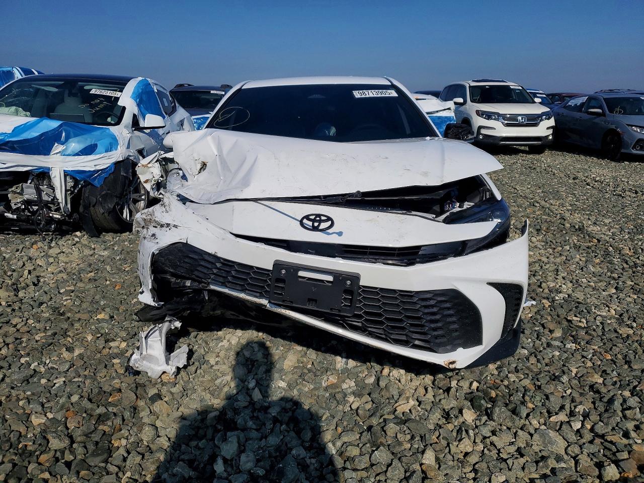 2025 TOYOTA CAMRY photo 5