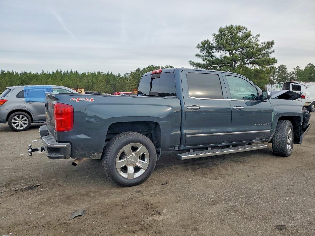 2017 CHEVROLET SILVERADO K1500 LTZ photo 3