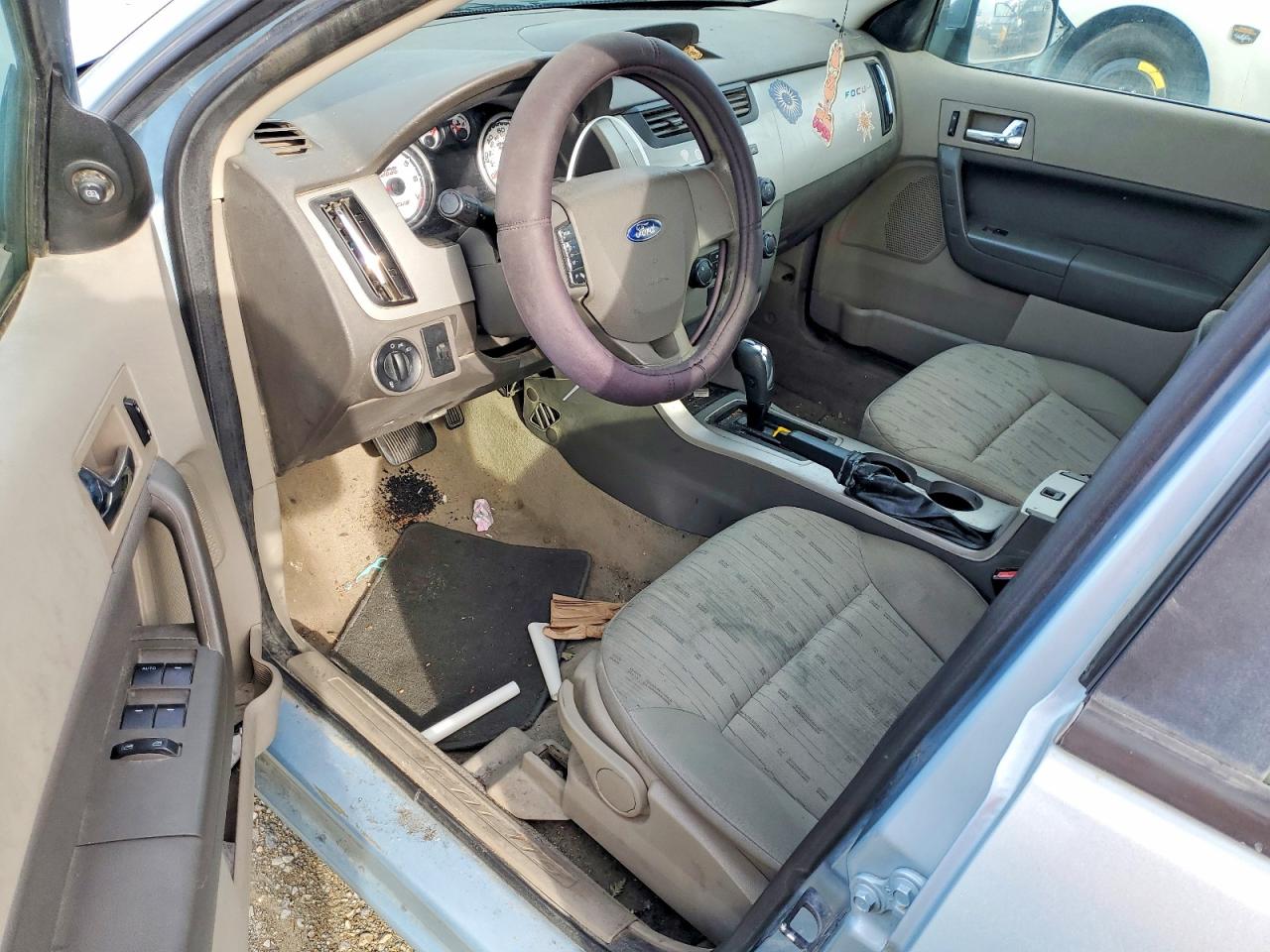 2008 FORD FOCUS SE photo 8