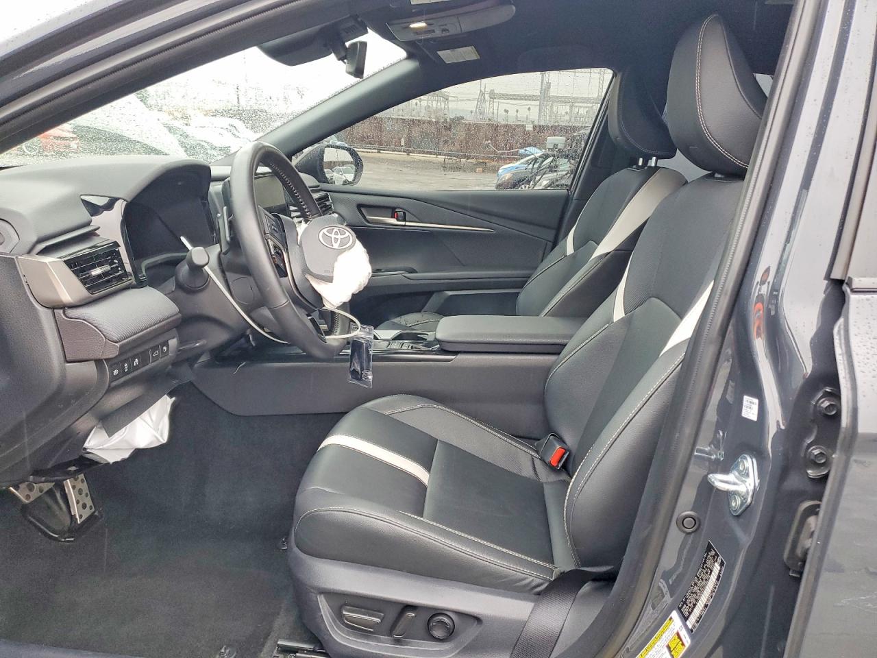 2025 TOYOTA CAMRY XSE photo 7