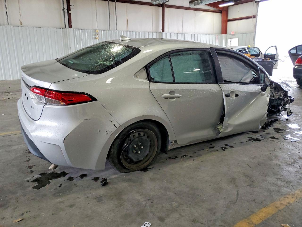 2023 TOYOTA COROLLA LE photo 3