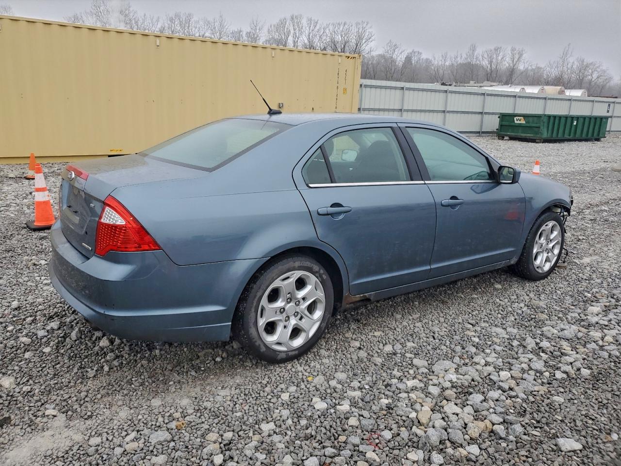 2011 FORD FUSION SE photo 3