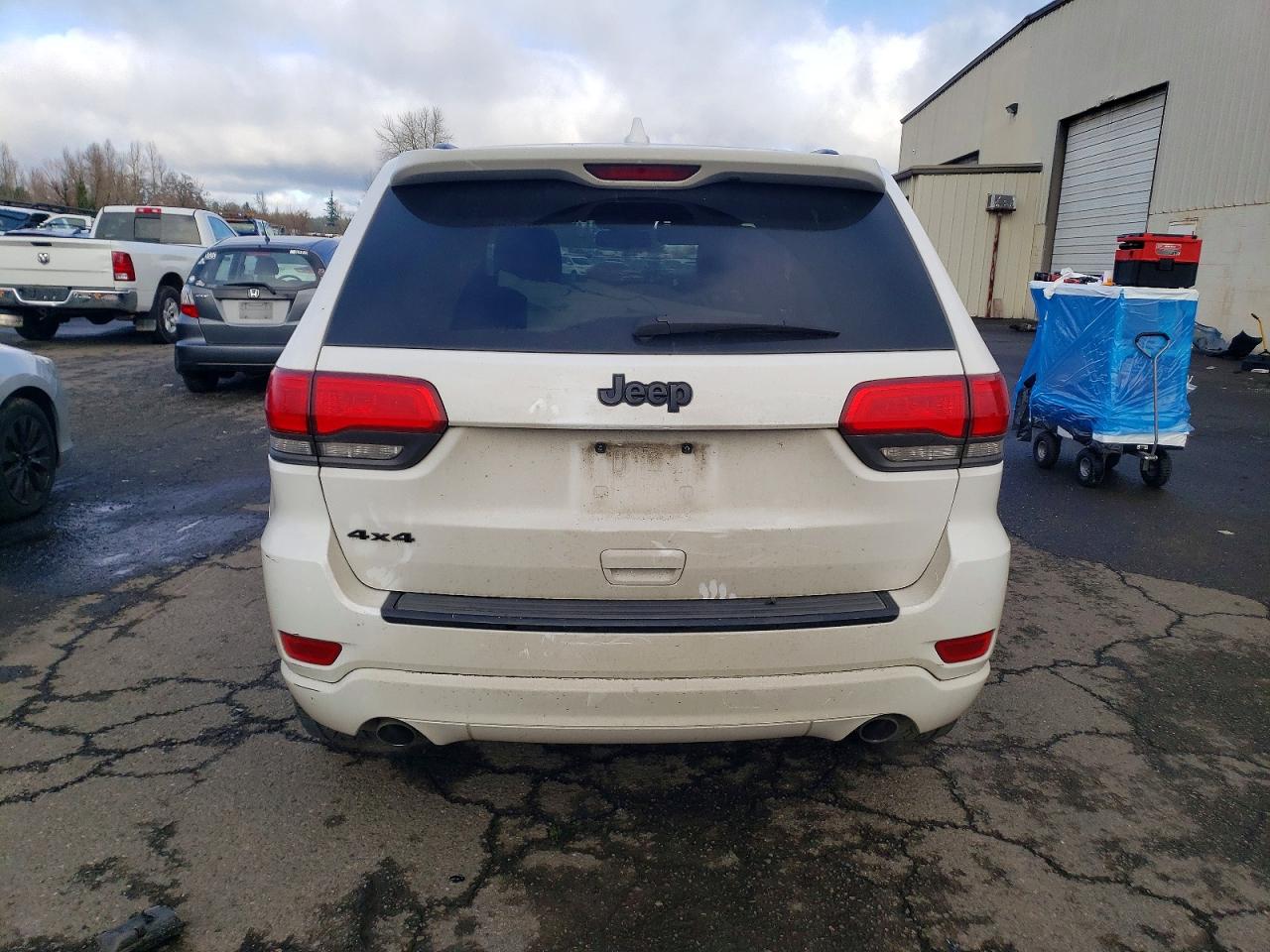 2015 JEEP GRAND CHEROKEE LAREDO photo 6