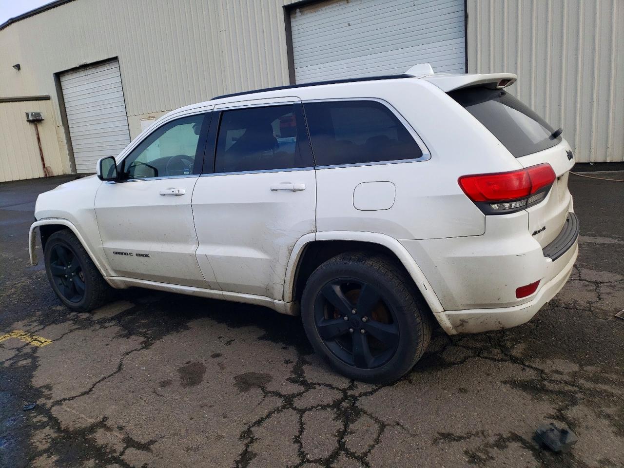 2015 JEEP GRAND CHEROKEE LAREDO photo 2