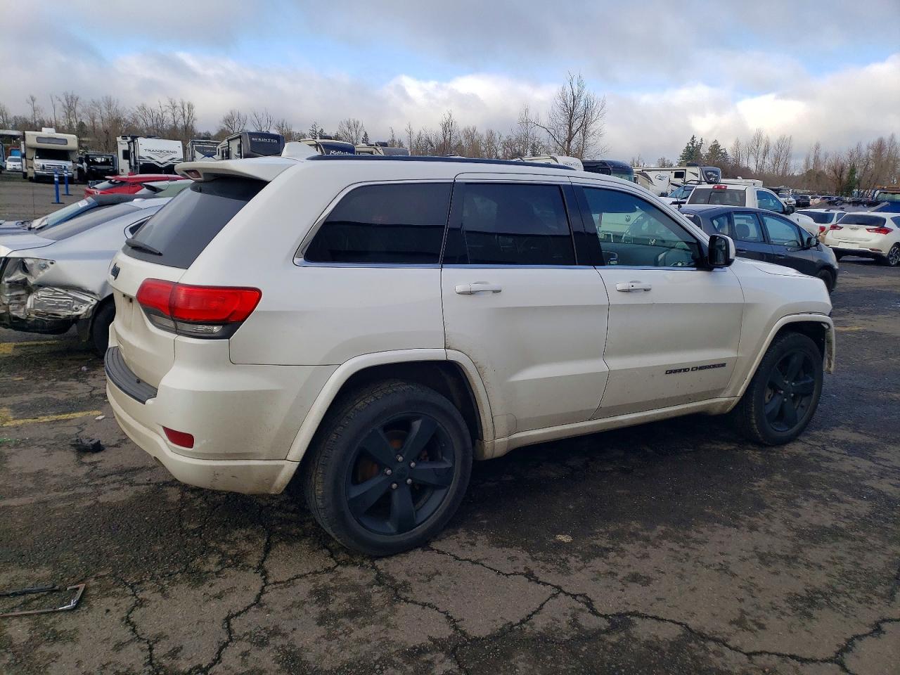 2015 JEEP GRAND CHEROKEE LAREDO photo 3
