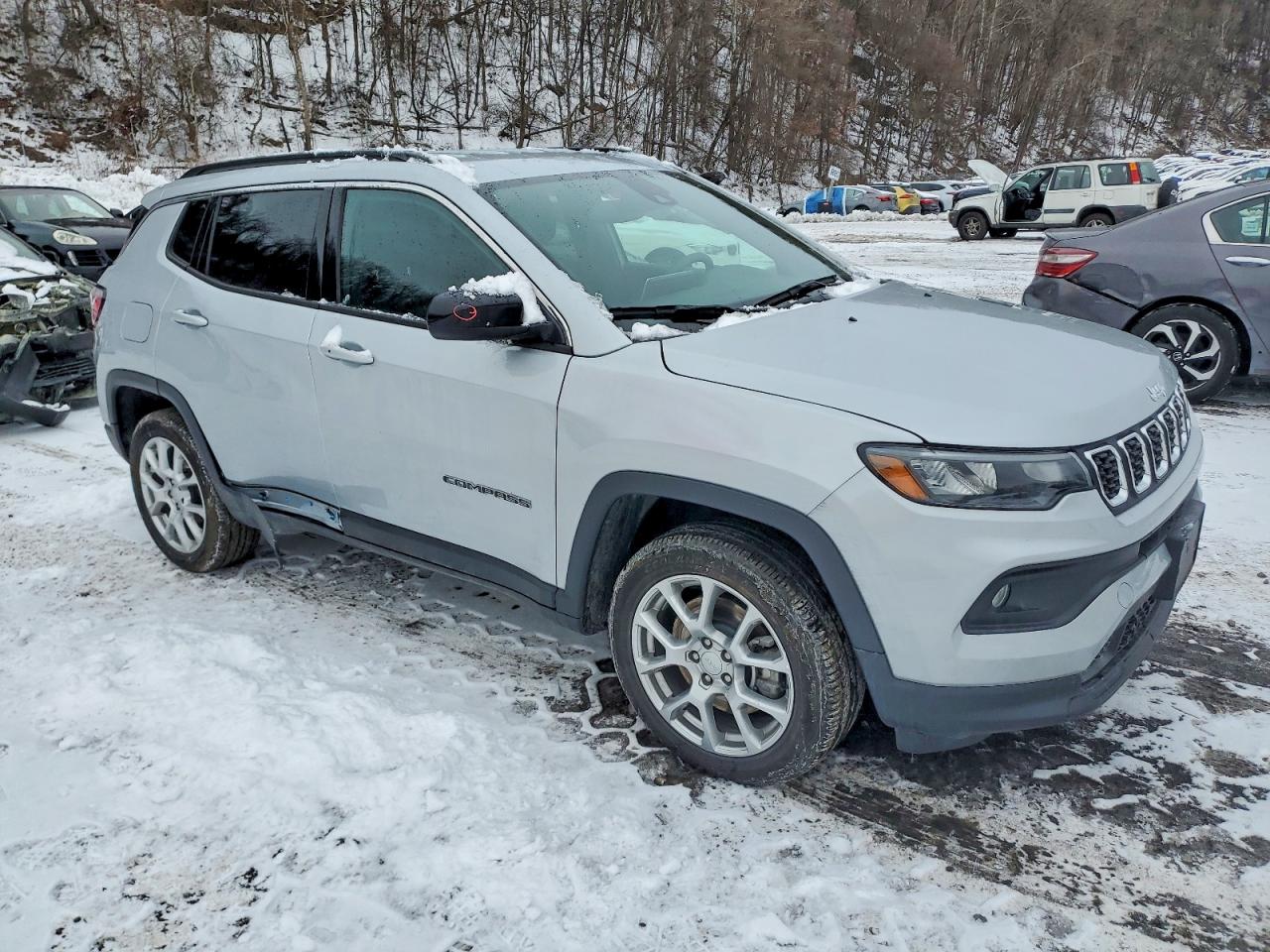 2024 JEEP COMPASS LATITUDE LUX photo 4