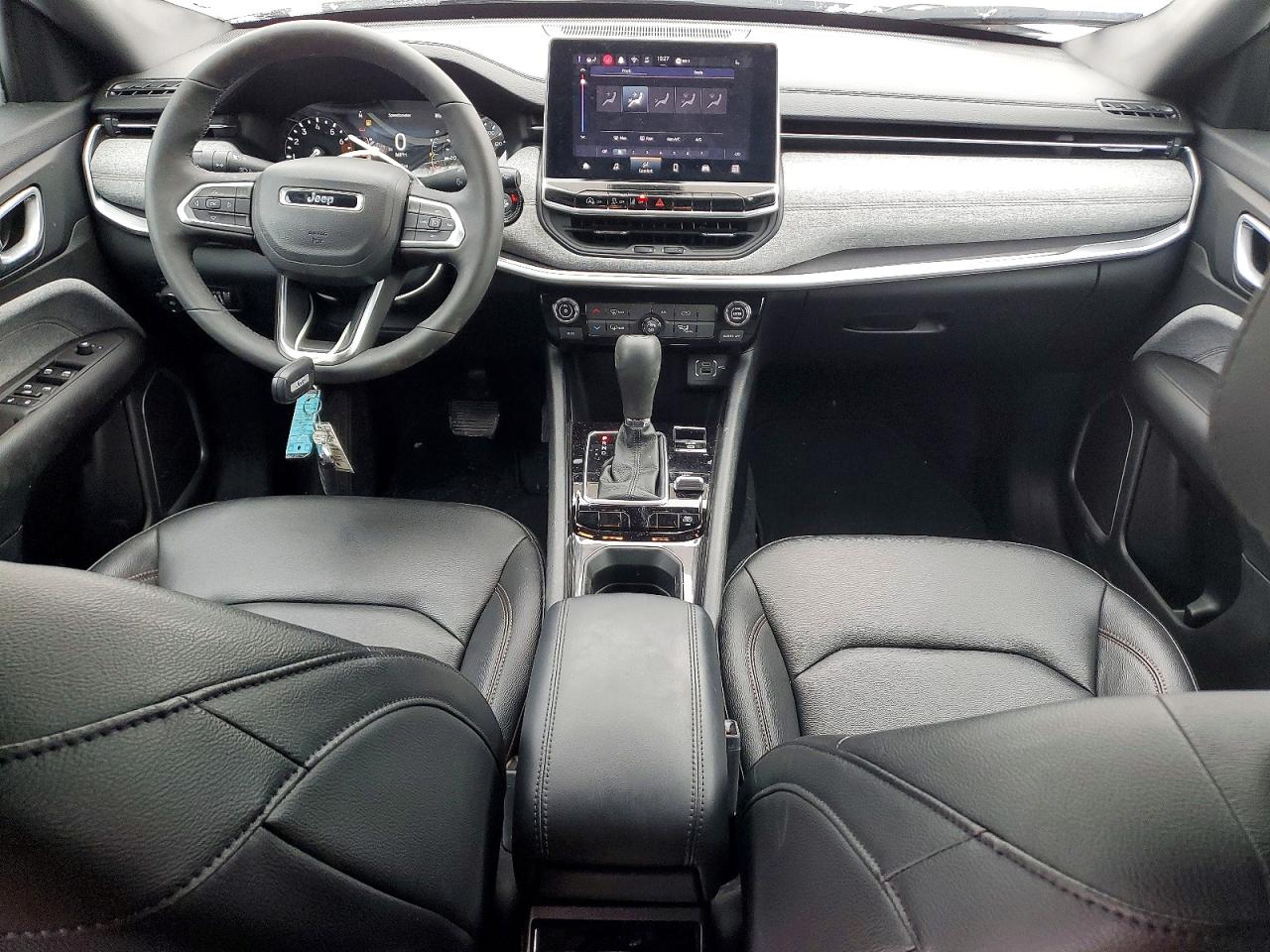 2024 JEEP COMPASS LATITUDE LUX photo 8