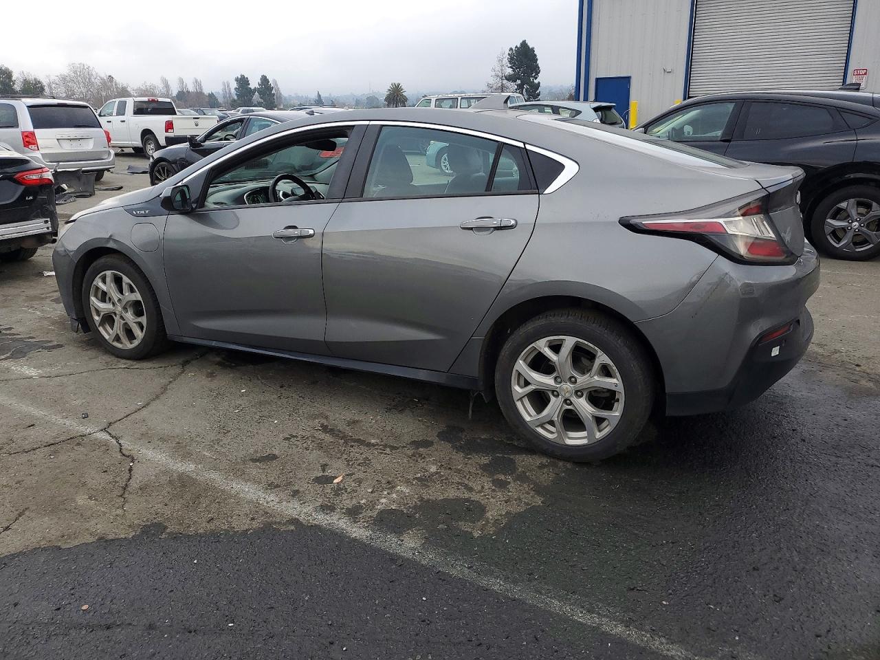 2016 CHEVROLET VOLT LTZ photo 2