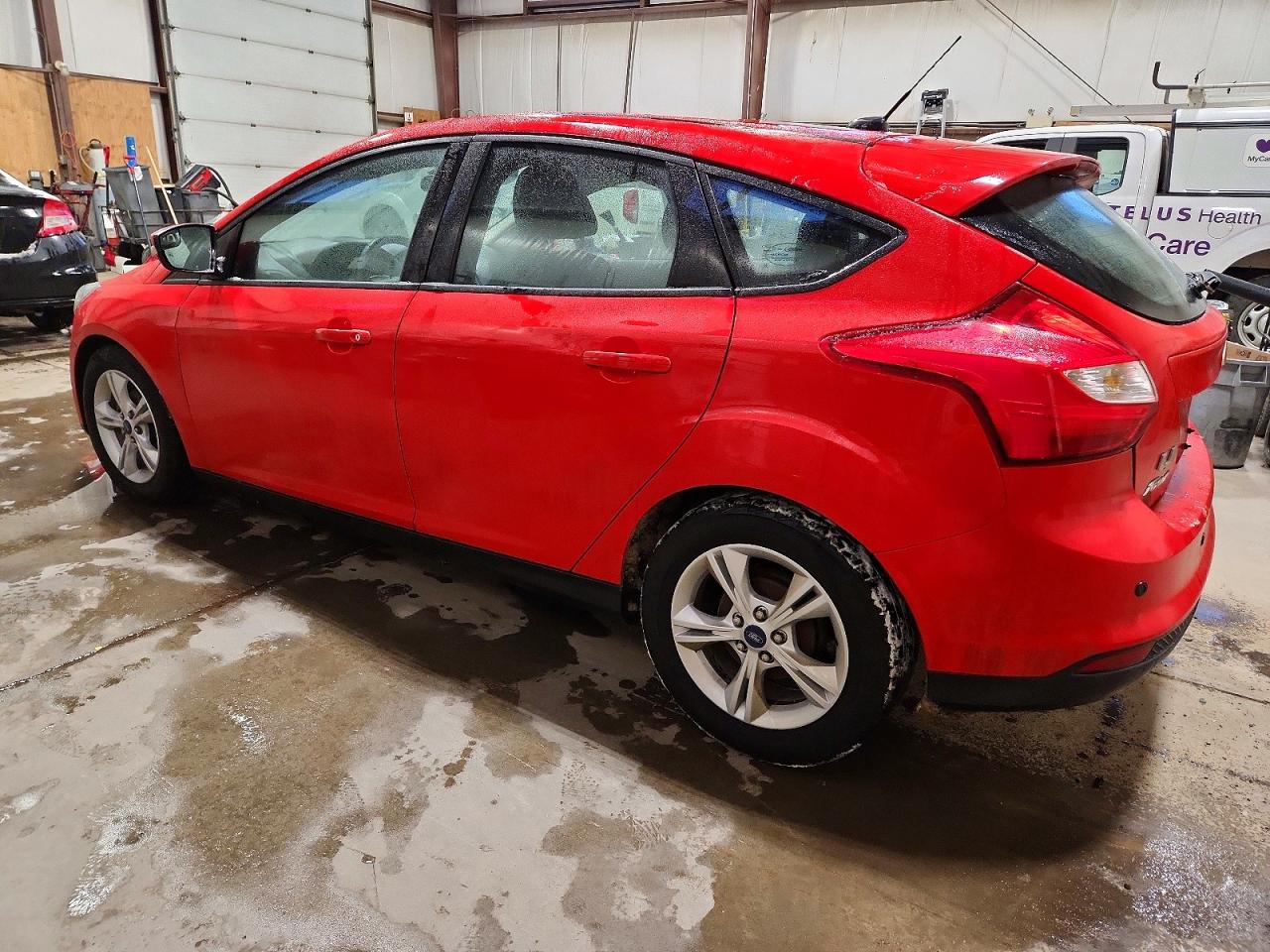 2014 FORD FOCUS SE photo 2