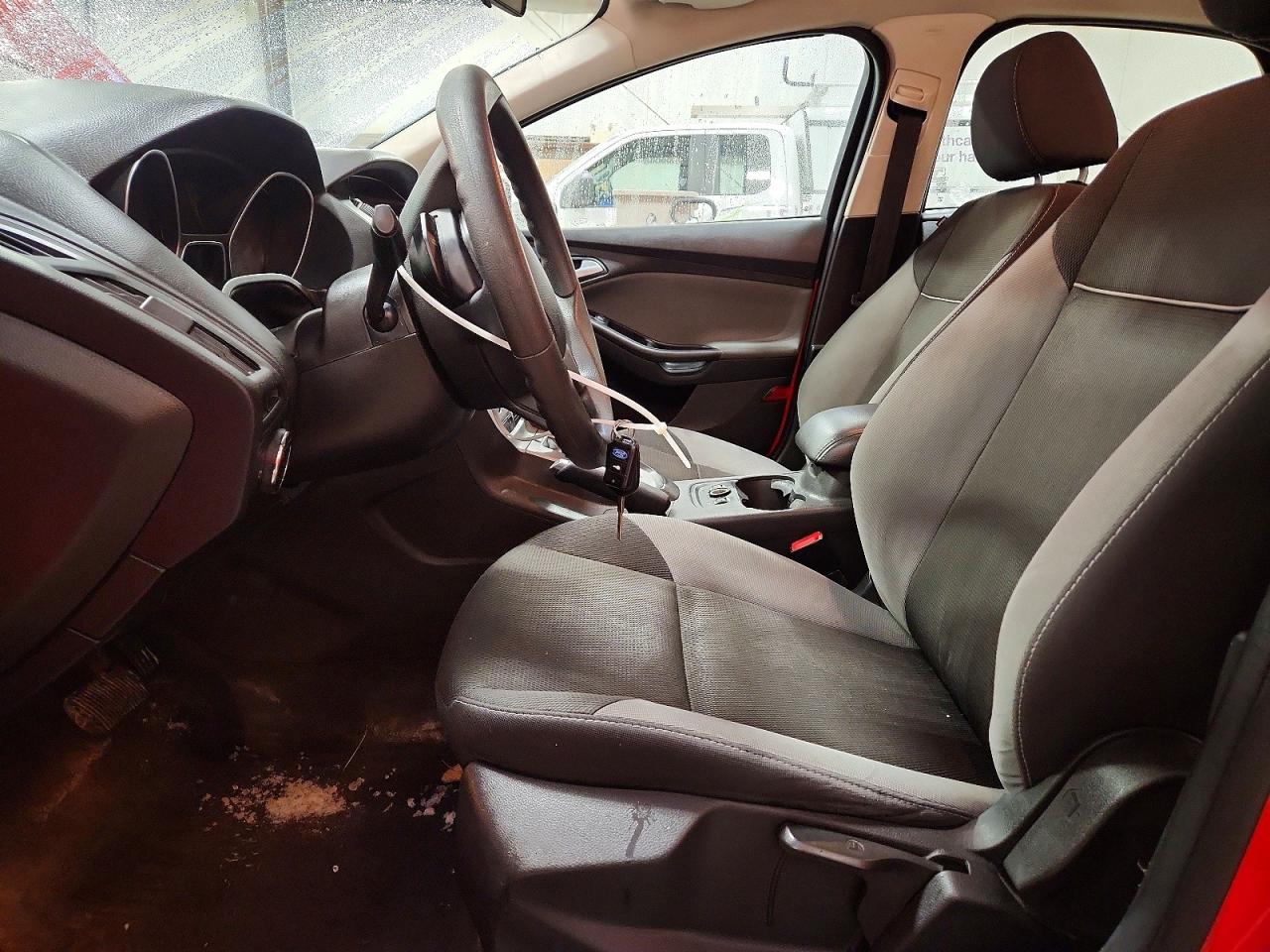 2014 FORD FOCUS SE photo 7