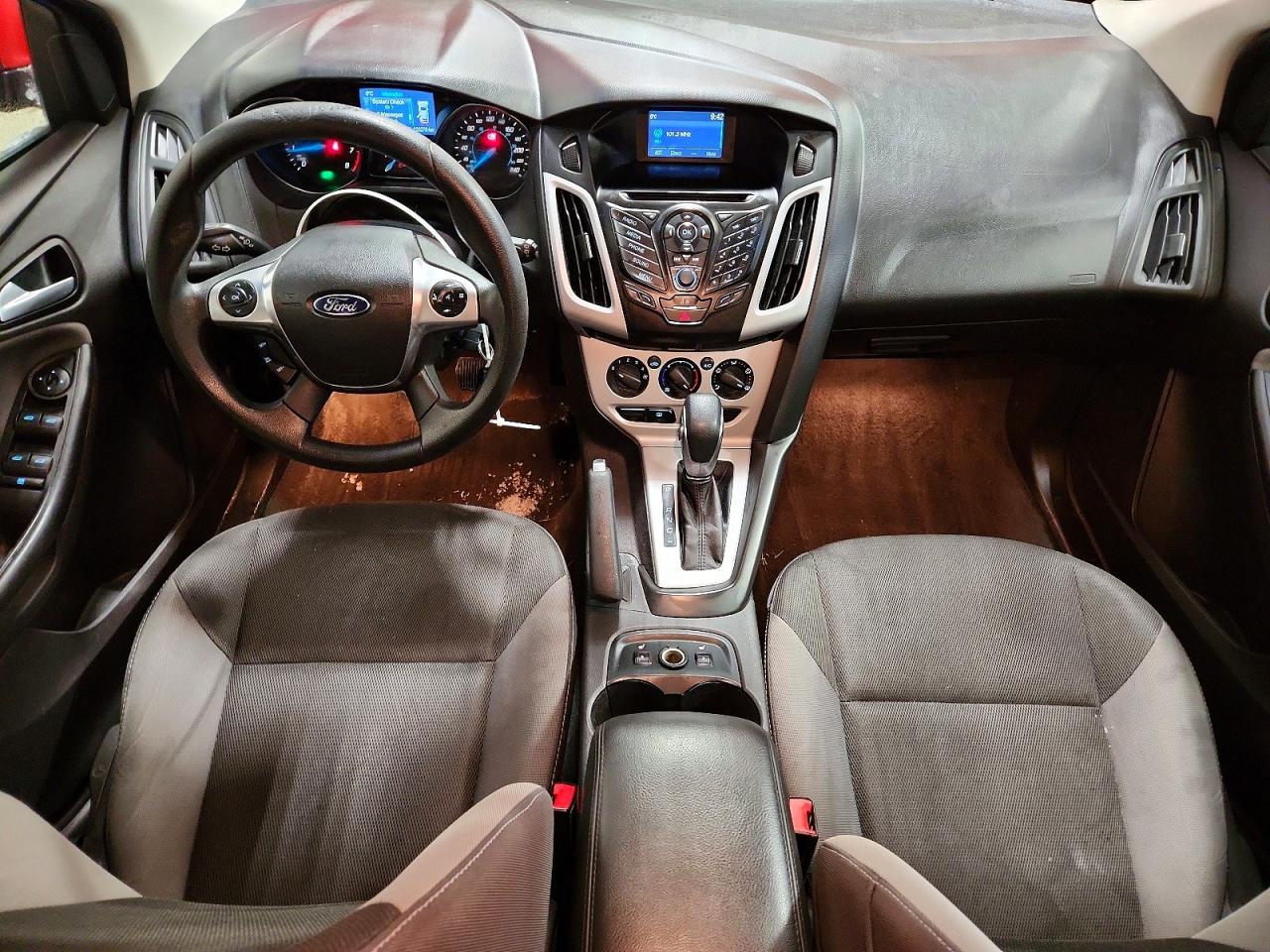 2014 FORD FOCUS SE photo 8