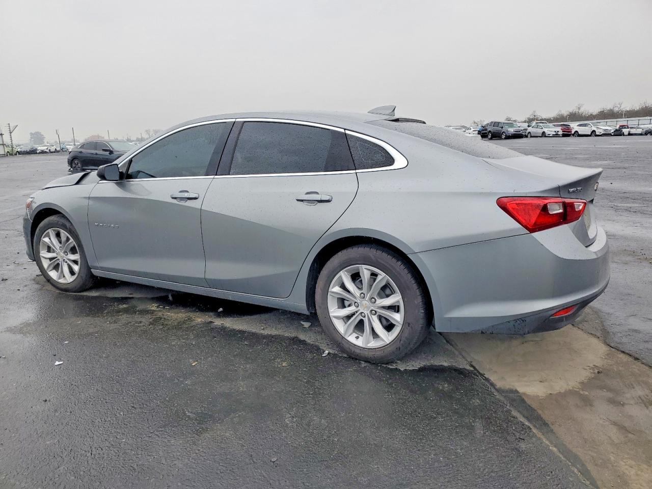 2023 CHEVROLET MALIBU LT photo 3