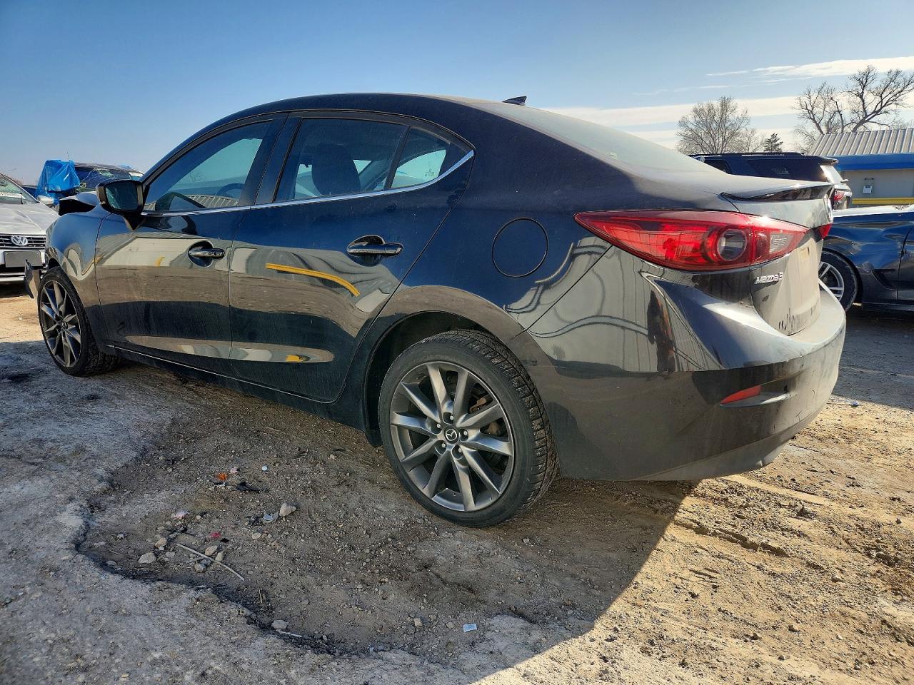 2018 MAZDA 3 TOURING photo 2