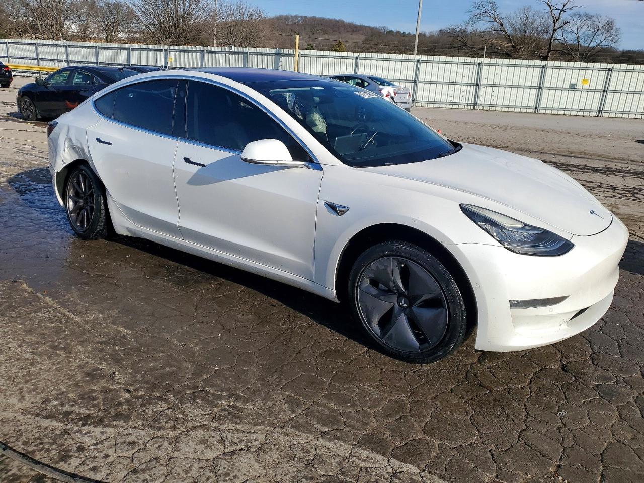 2018 TESLA MODEL 3 photo 4