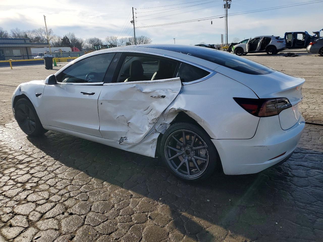 2018 TESLA MODEL 3 photo 2