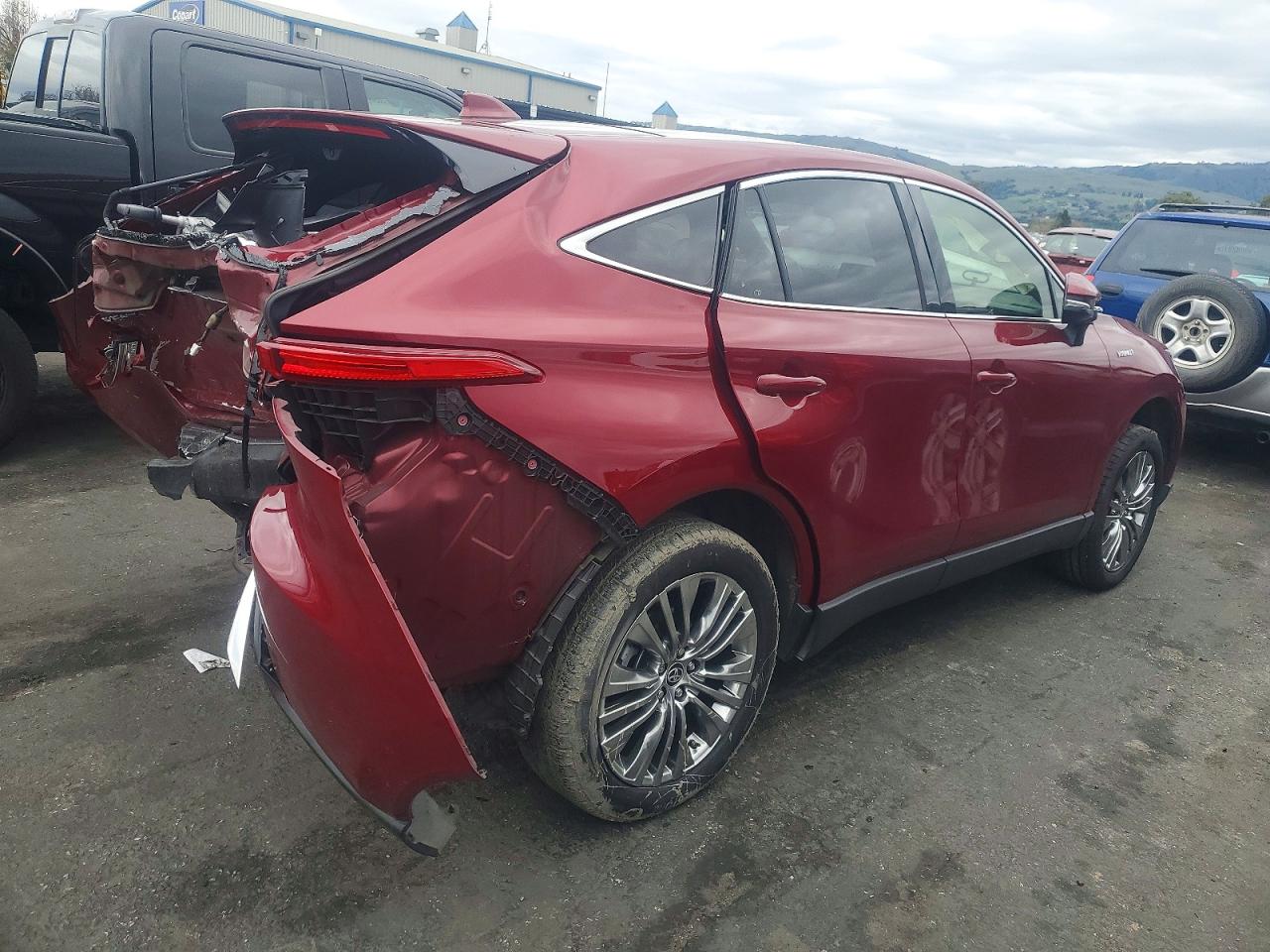 2021 TOYOTA VENZA LE photo 3