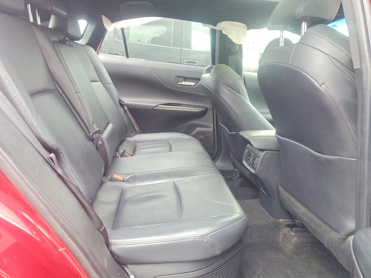 2021 TOYOTA VENZA LE photo 11
