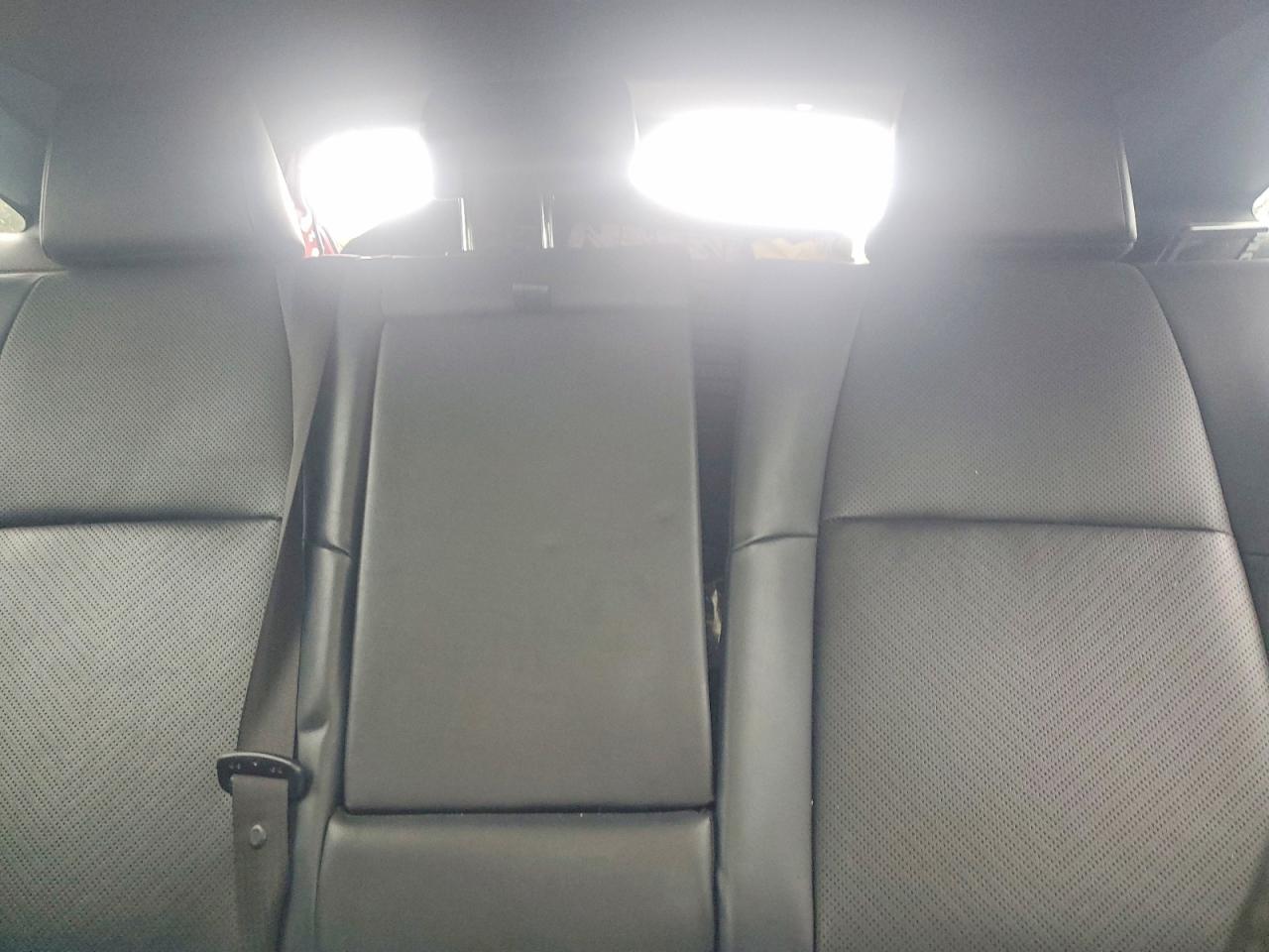 2021 TOYOTA VENZA LE photo 10