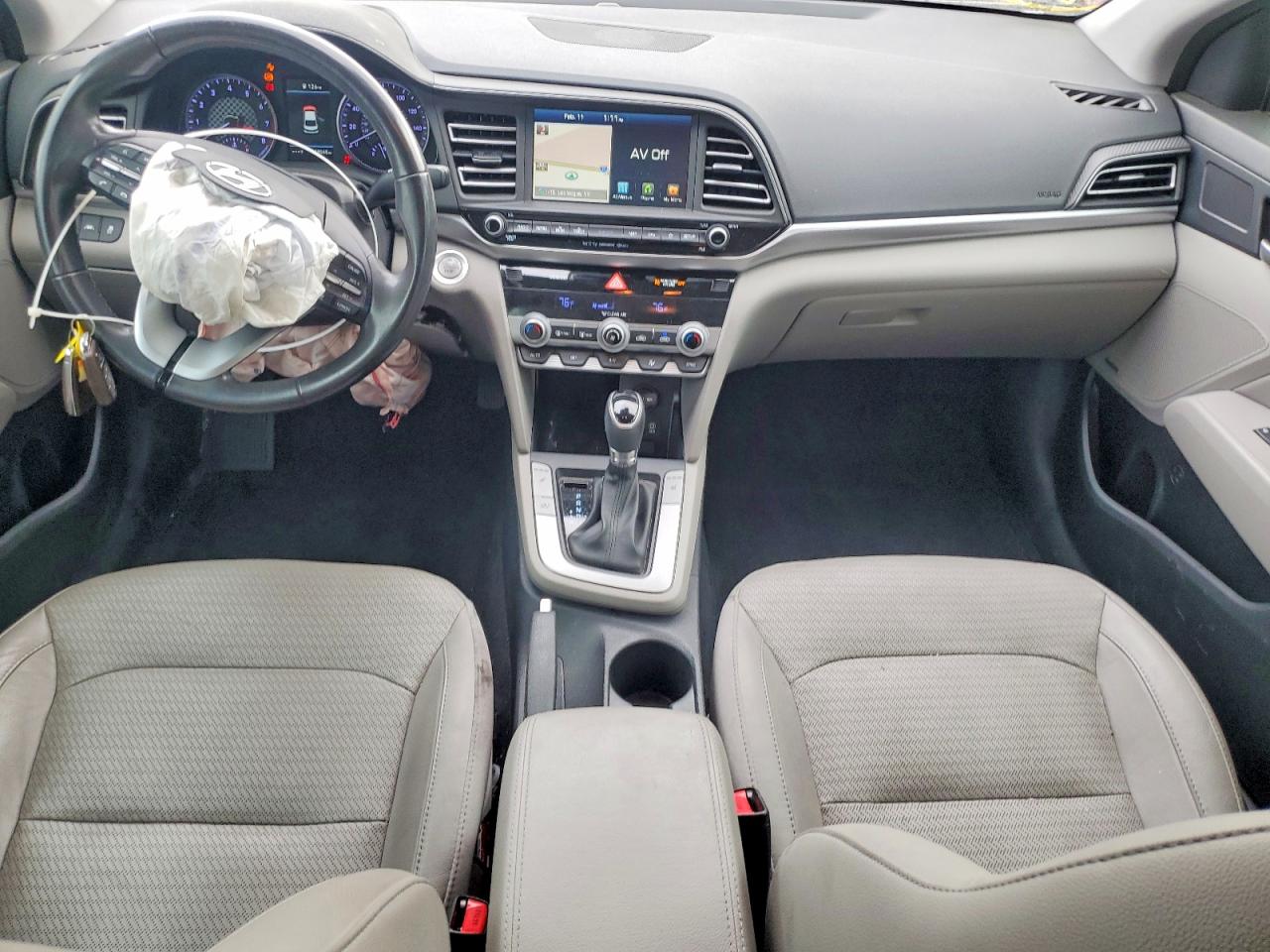 2020 HYUNDAI ELANTRA SEL photo 8