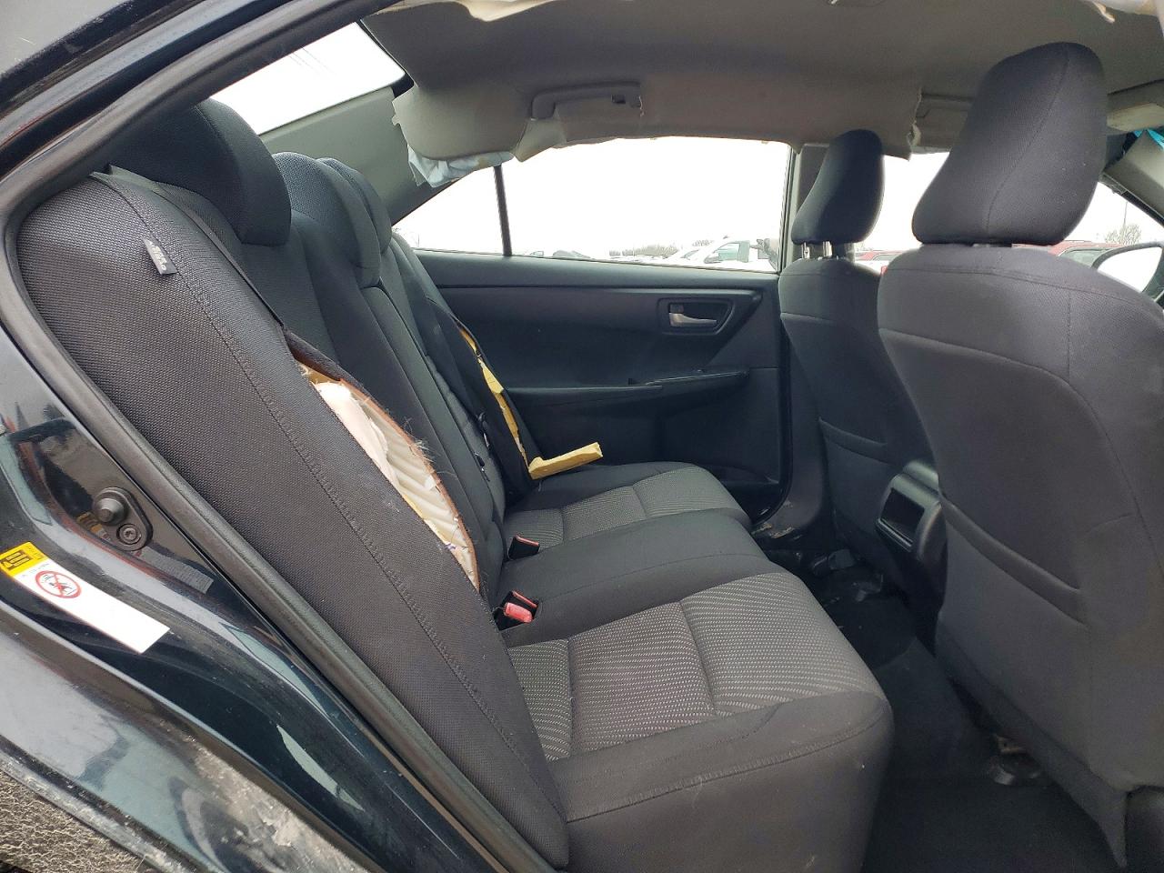 2016 TOYOTA CAMRY LE photo 10