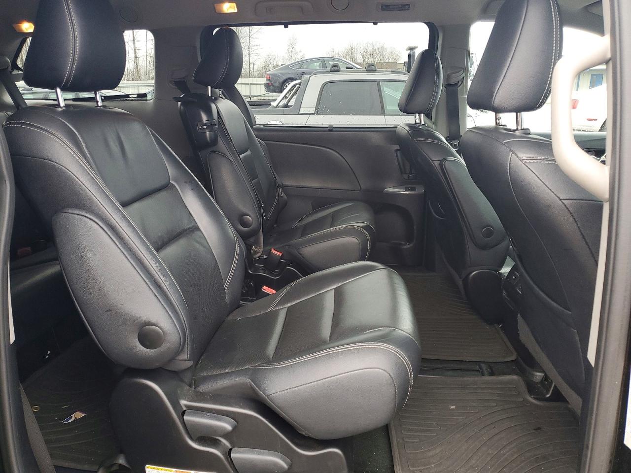 2015 TOYOTA SIENNA SPORT photo 11